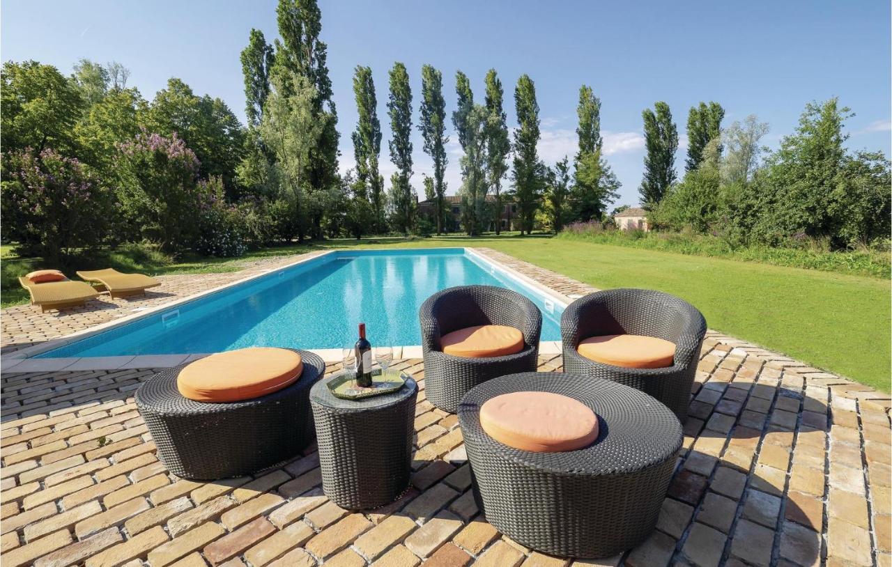 2 Bedroom Awesome Home In Taglio Di Po Ro Porto Viro Zewnętrze zdjęcie