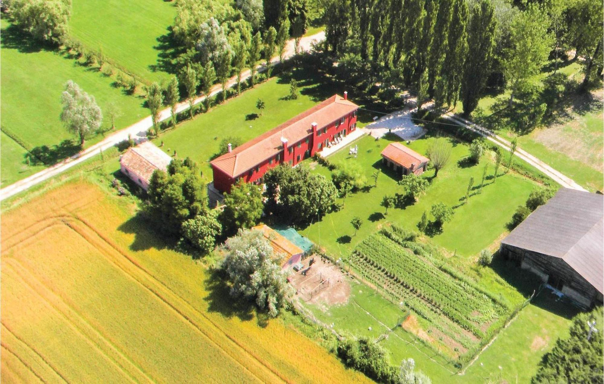 2 Bedroom Awesome Home In Taglio Di Po Ro Porto Viro Zewnętrze zdjęcie