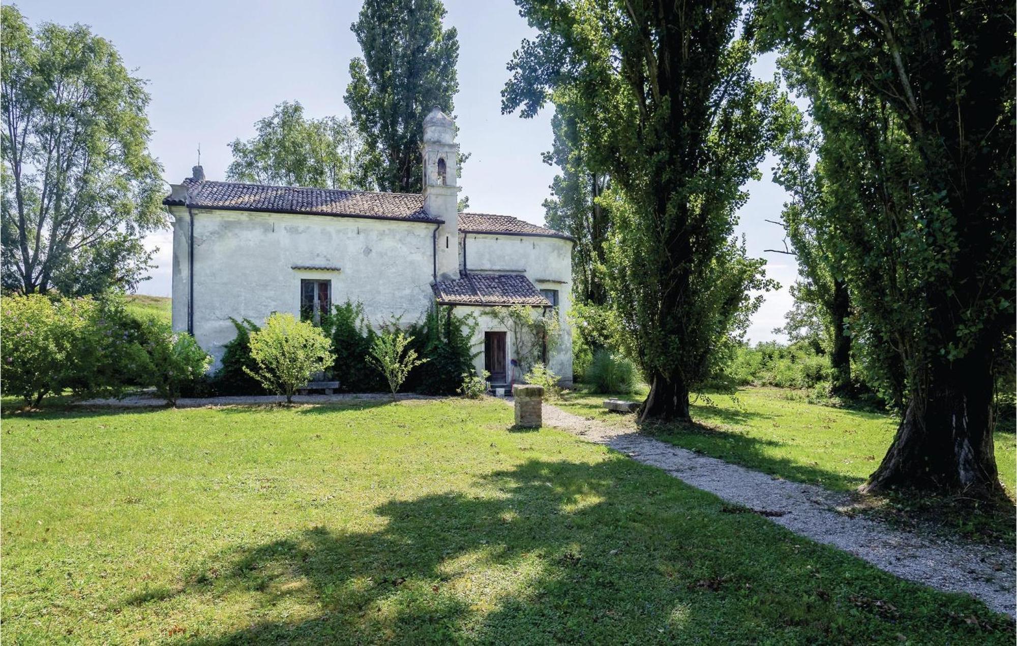 2 Bedroom Awesome Home In Taglio Di Po Ro Porto Viro Zewnętrze zdjęcie
